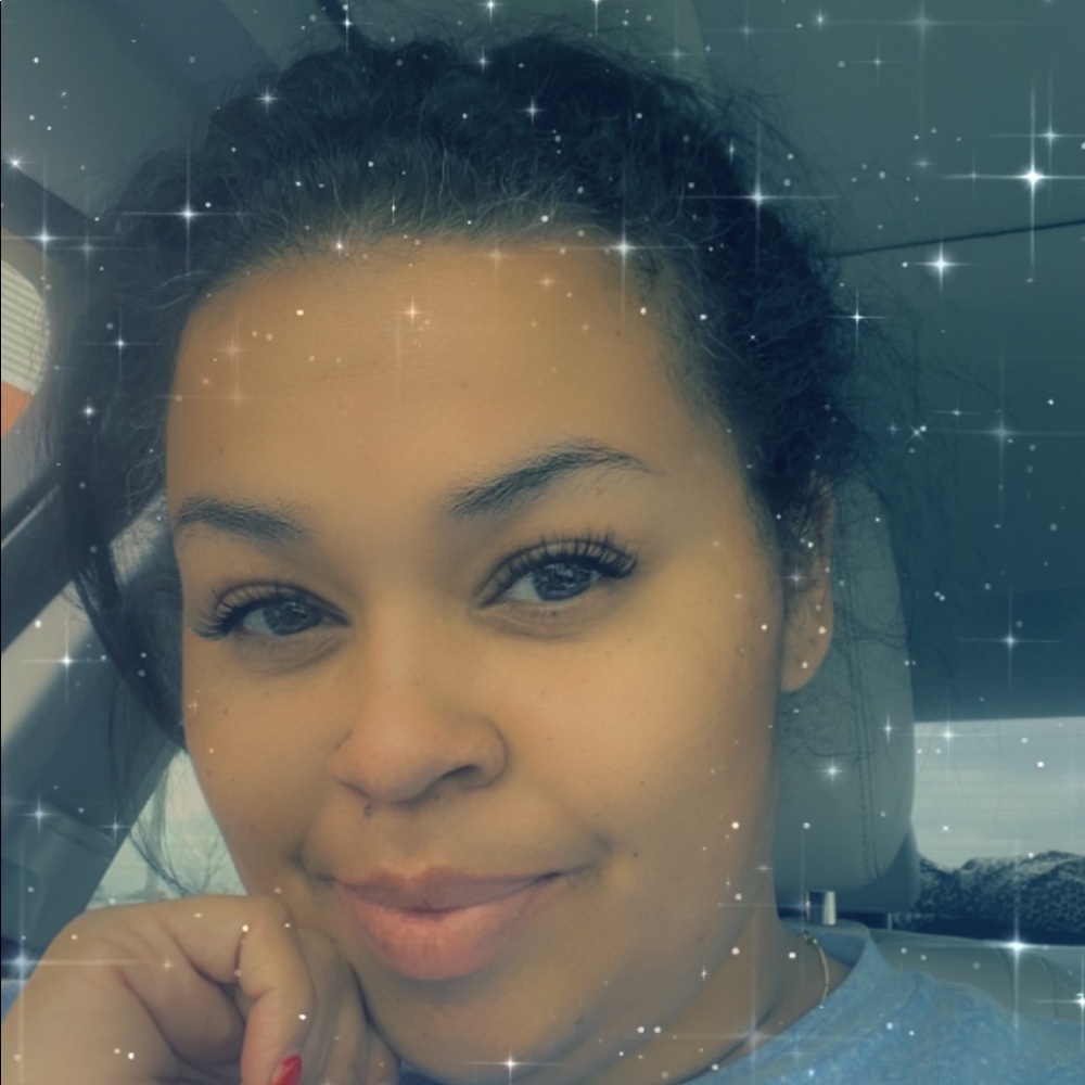 Meet your Posher, Hillary